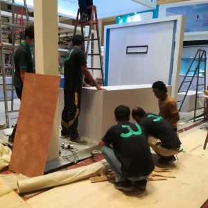 How to Hire the Best Trade Show Booth Staff: A Complete 5-Step Checklist