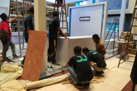 How to Hire the Best Trade Show Booth Staff: A Complete 5-Step Checklist How to Hire the Best Trade Show Booth Staff: A Complete 5-Step Checklist